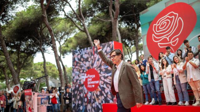 El presidente de la Generalitat, Salvador Illa, durante la ‘Festa de la Rosa’ del PSC, en la pineda de Gavà, a 22 de septiembre de 2024