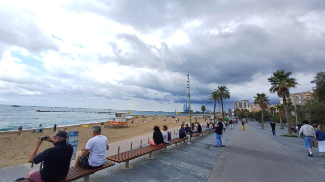 Cellnex garantiza la conectividad móvil en las playas de Barcelona