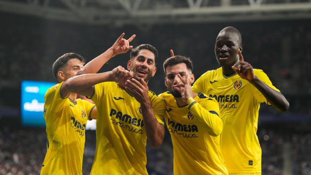 Los jugadores del Villarreal celebran un gol ante el Espanyol