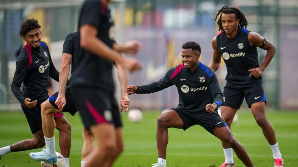 El Barça de Hansi Flick entrena para el partido contra el CA Osasuna