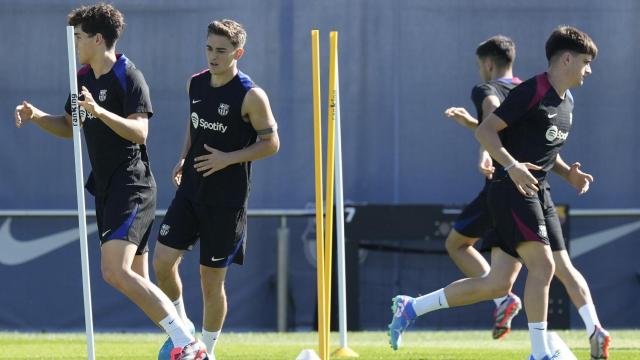 Las joyas del Barça entrenan bajo las órdenes de Hansi Flick en la Ciutat Esportiva