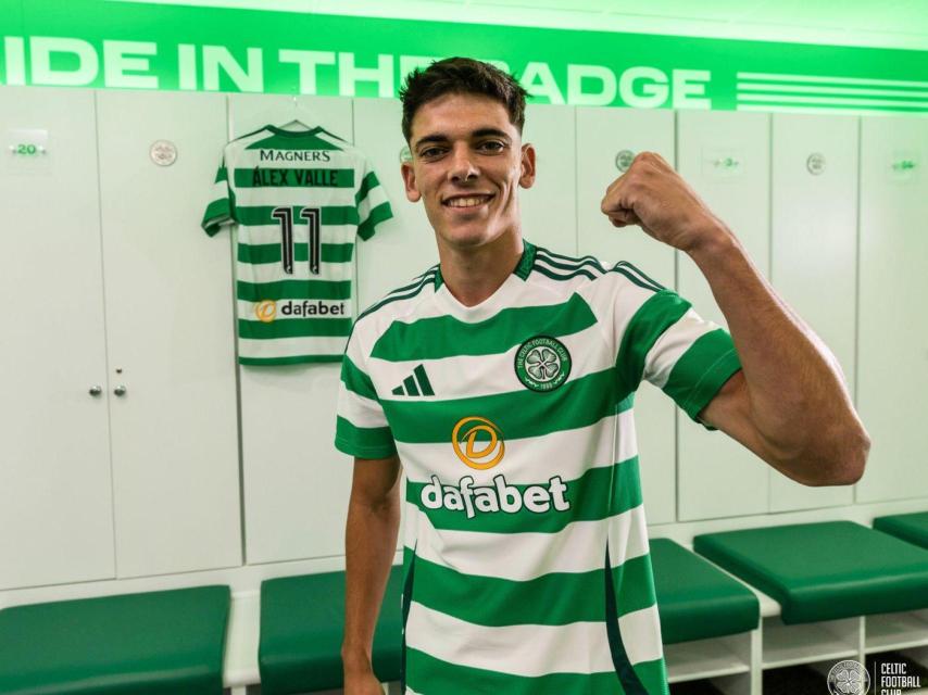 Álex Valle, en su presentación con el Celtic FC