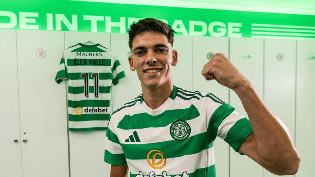 Álex Valle, en su presentación con el Celtic FC