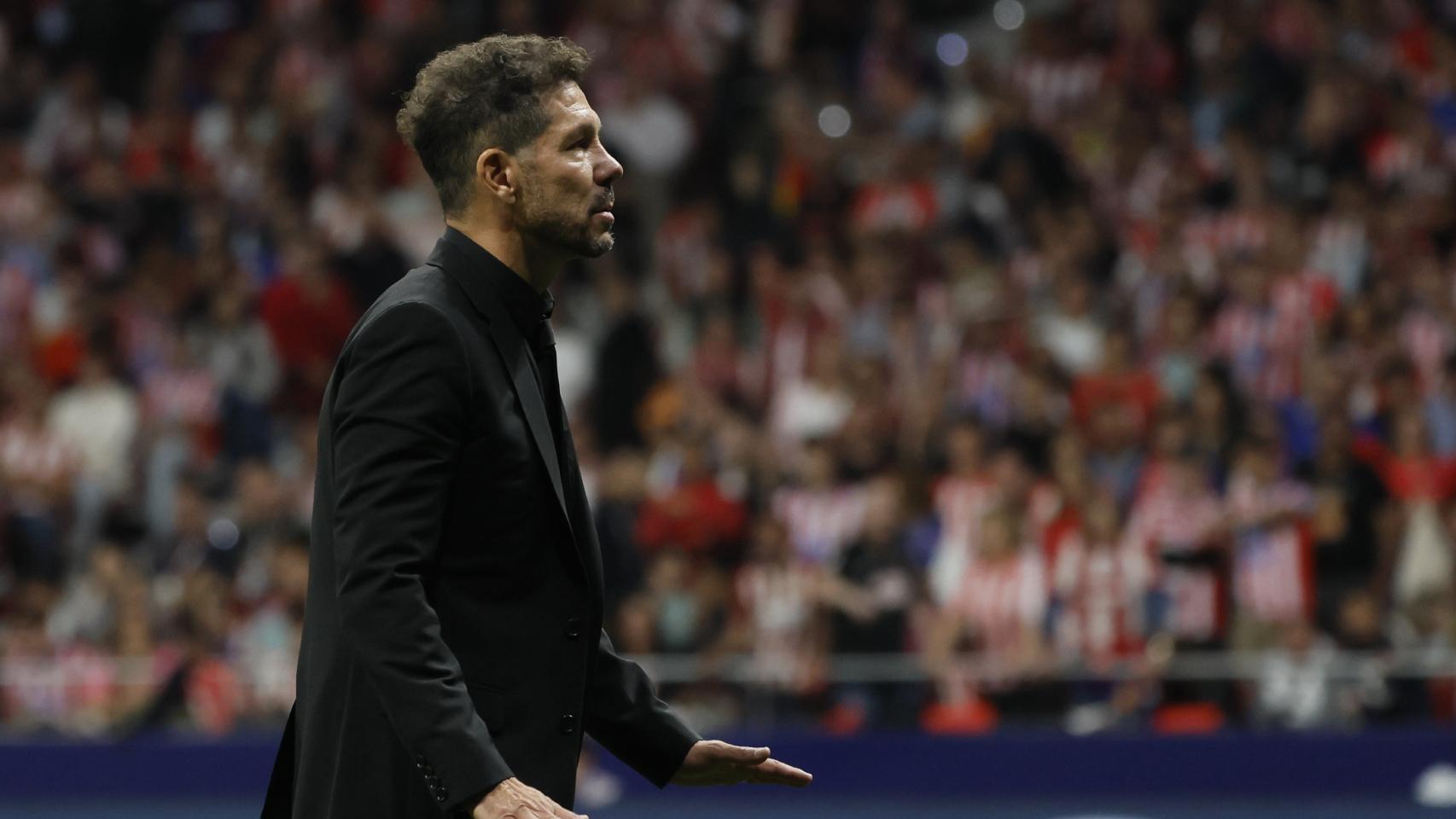 Simeone intenta calmar a los ultras del Atlético de Madrid