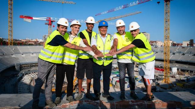 Deco, Gavi, Lamine Yamal, Joan Laporta, Hansi Flick y Pedri, en las obras del nuevo Camp Nou