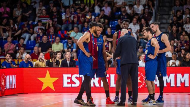 Peñarroya da indicaciones al Barça de basket contra el Granada