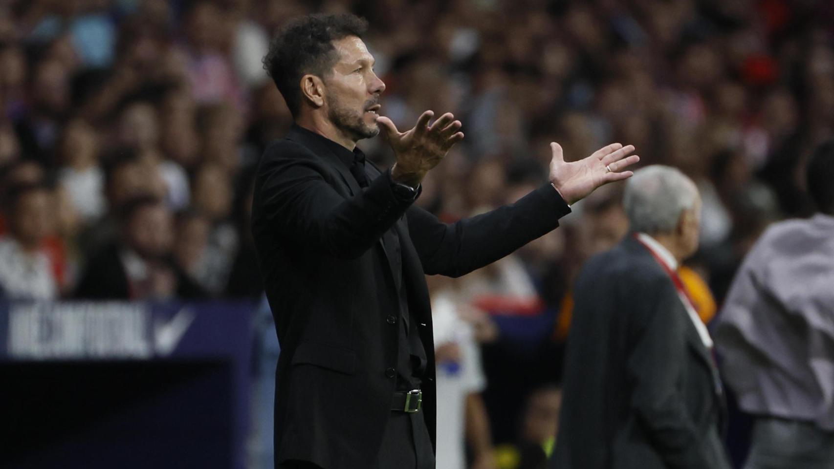 Simeone, durante el Atlético-Real Madrid