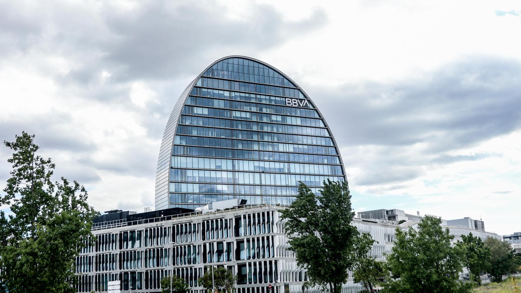 Fachada del edificio ‘La Vela’, en la ciudad del BBVA