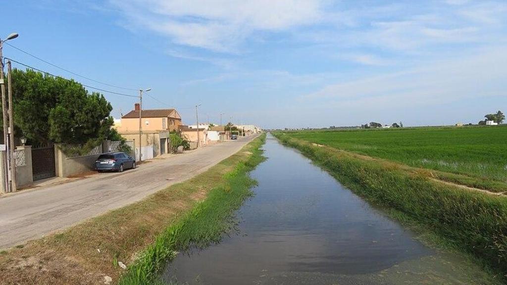 Acequia del Riet en Els Muntells -panorámica del Delta del Ebro, en Tarragona-