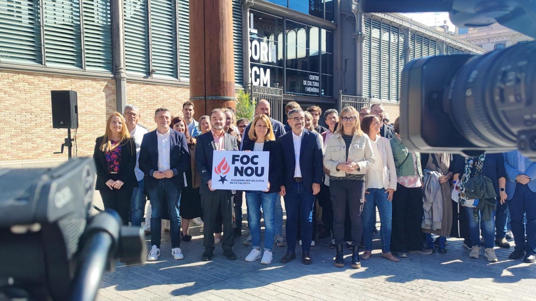 La candidatura 'Foc Nou' para dirigir ERC, con la candidata presidenta del partido Helena Solà y el exconsejero Alfred Bosch en el centro, en Barcelona, a 5 de octubre de 2024