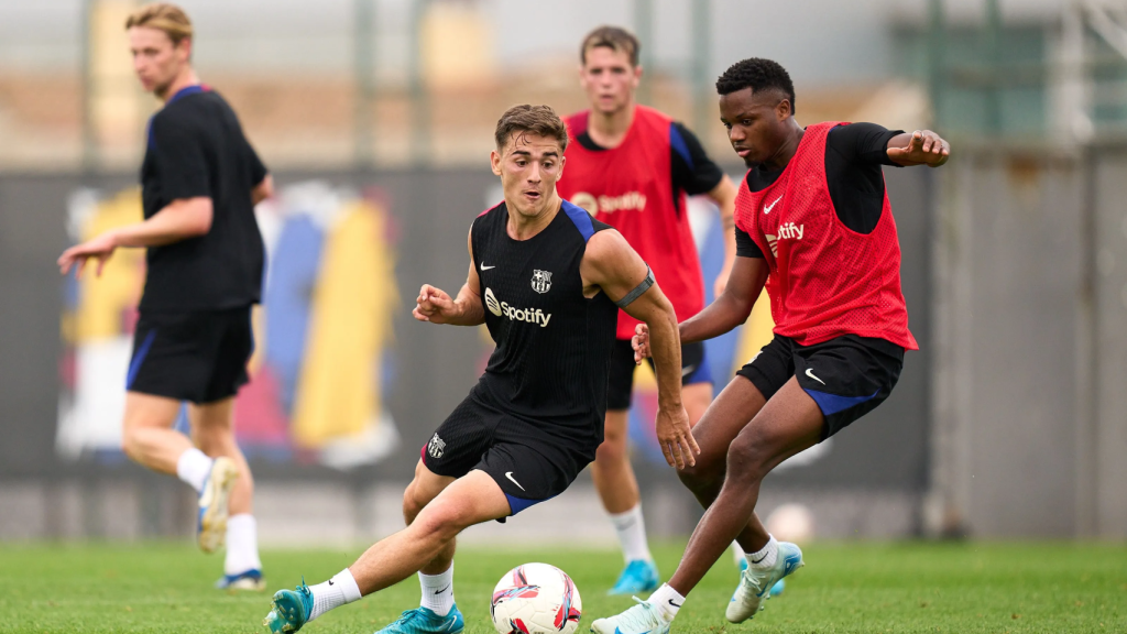 Gavi juega un partido completo en un entrenamiento del Barça