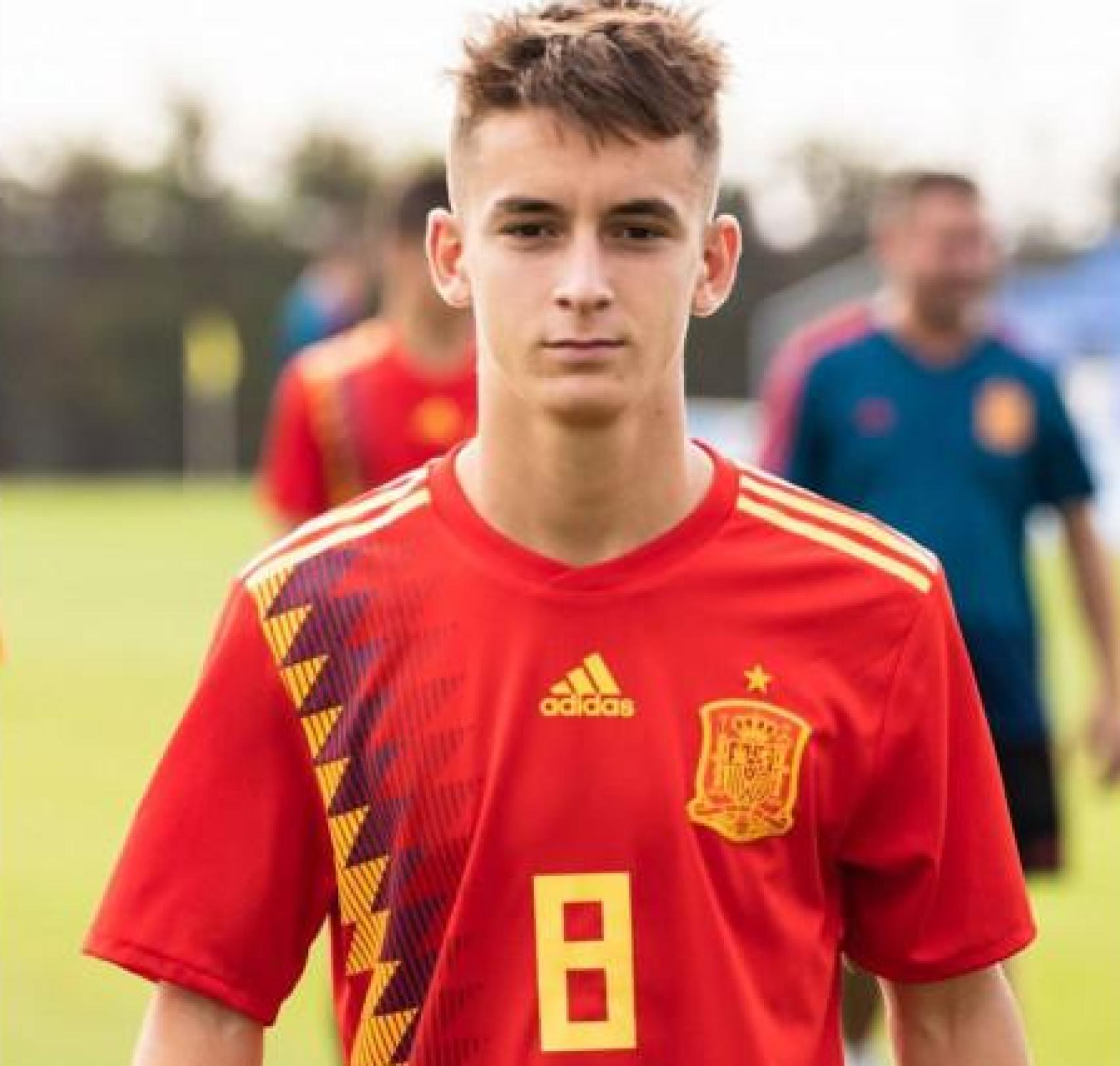 Marc Casadó en la selección española sub-17, en el año 2020