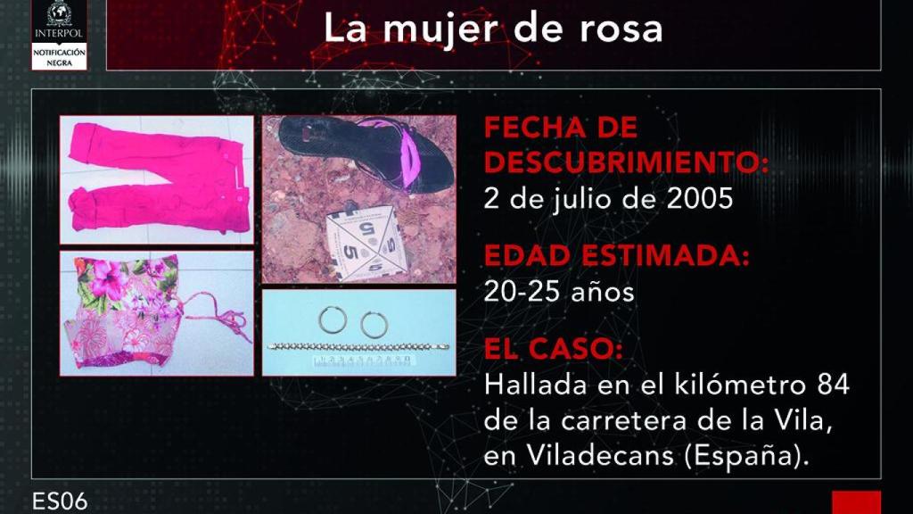 La mujer de rosa