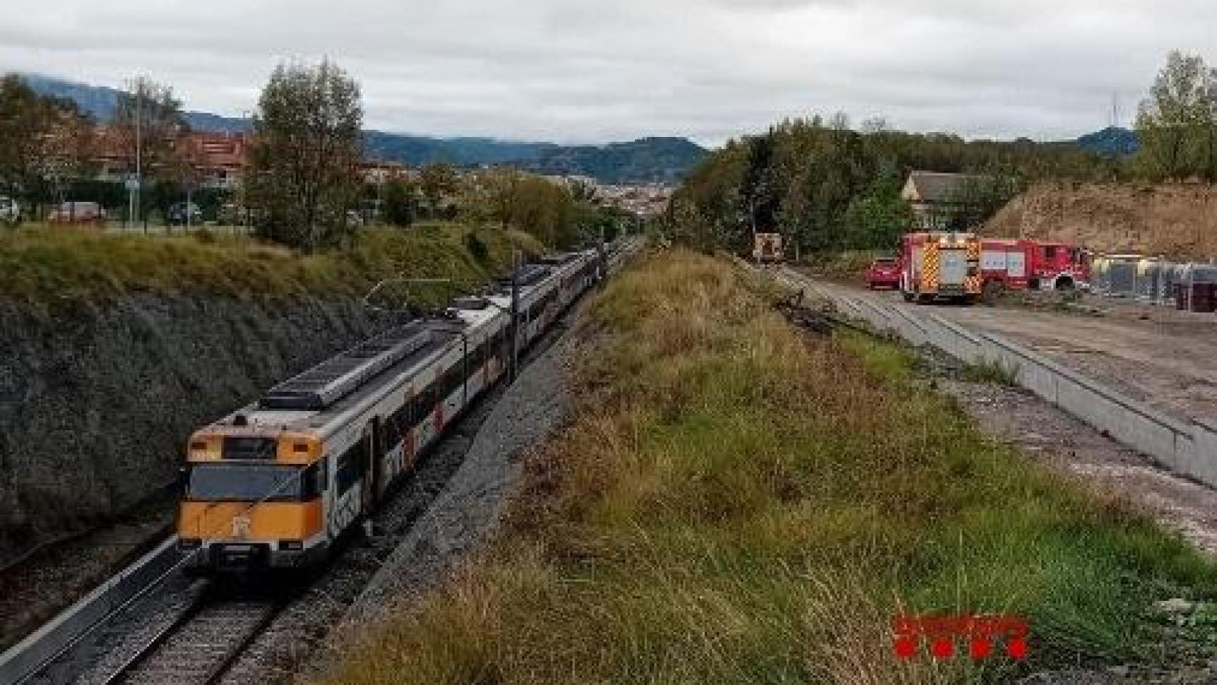 Corte en la R3 de Rodalies por un incendio entre Ripoll (Girona) y Manlleu (Barcelona)