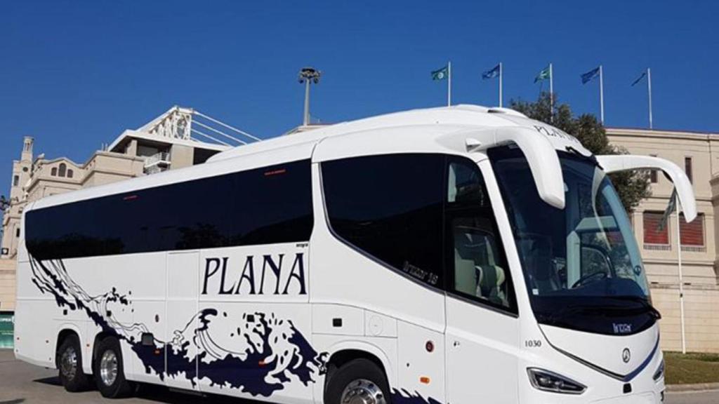 Imagen de un autocar de la compañía Plana de Tarragona