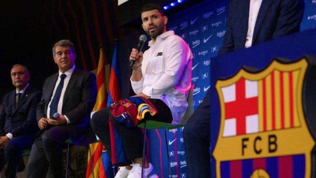 Presentación del 'Kun' Agüero como futbolista del Barça