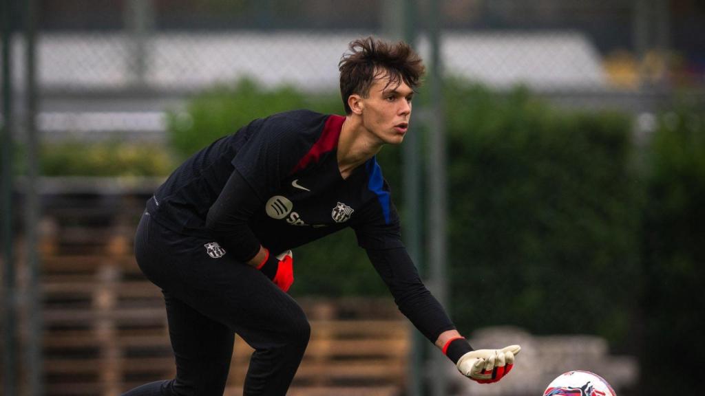 Diego Kochen, durante un entrenamiento con el primer equipo del Barça