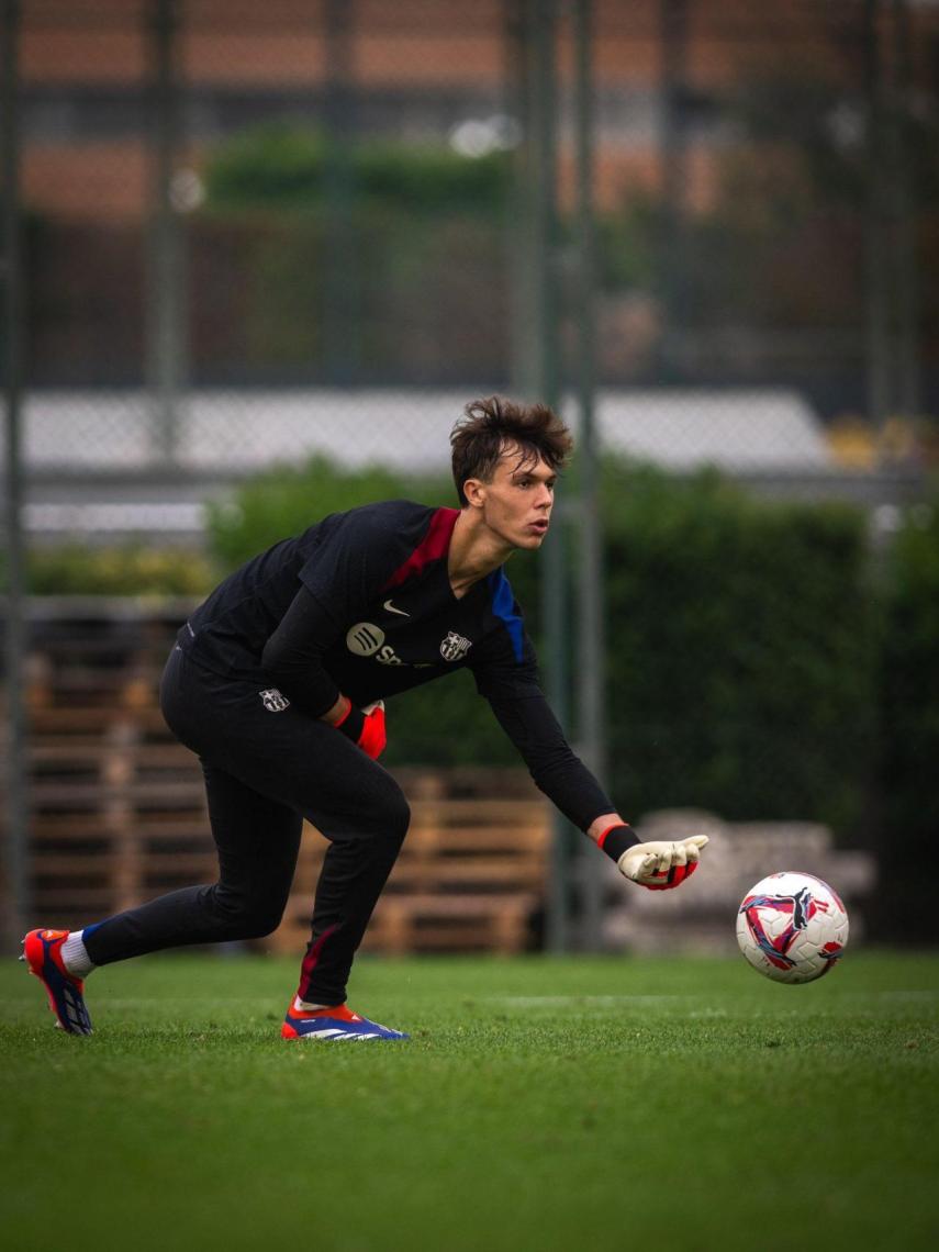 Diego Kochen, durante un entrenamiento con el primer equipo del Barça