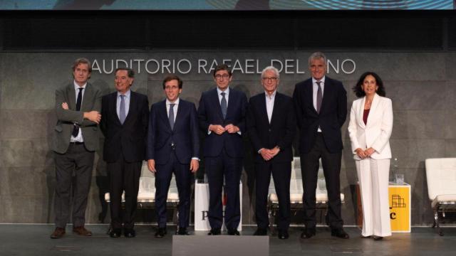 Javier Gomá, filósofo y presidente de la Fundación Juan March; Santiago Barrenechea, presidente de la Fundación PwC; José Luis Martínez Almeida, alcalde de Madrid; José Ignacio Goirigolzarri, presidente de CaixaBank; Ronald Cohen, presidente de GSC Impact,; Gonzalo Sánchez, presidente de PwC España, y Marta Colomina, directora general de la Fundación PwC