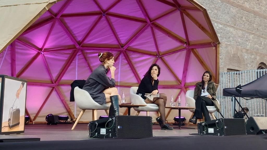 Elena Martín Gimeno, Clara Serra y Anna Pazos enla Biennal del Pensament