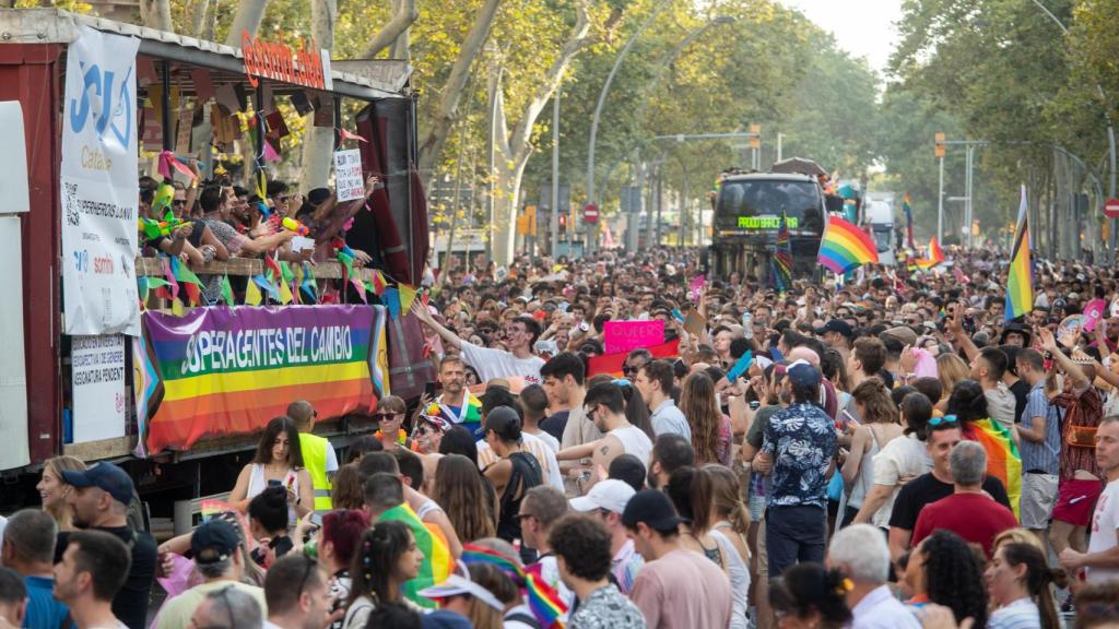 Manifestantes en el Pride Barcelona 2024