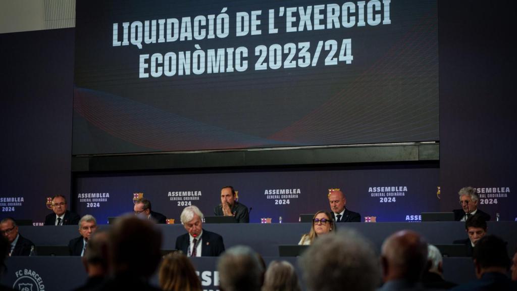 La junta directiva de Joan Laporta, durante la asamblea de compromisarios del Barça