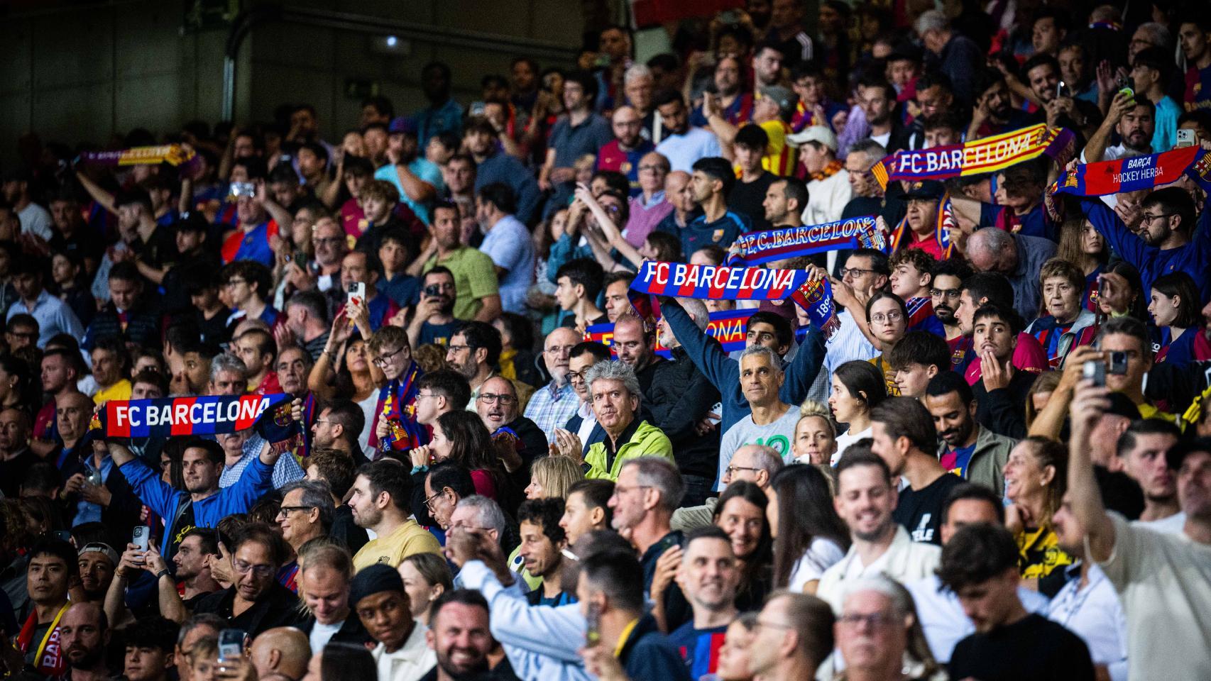 La afición del Barça, presente en Montjuïc durante un partido de Champions League