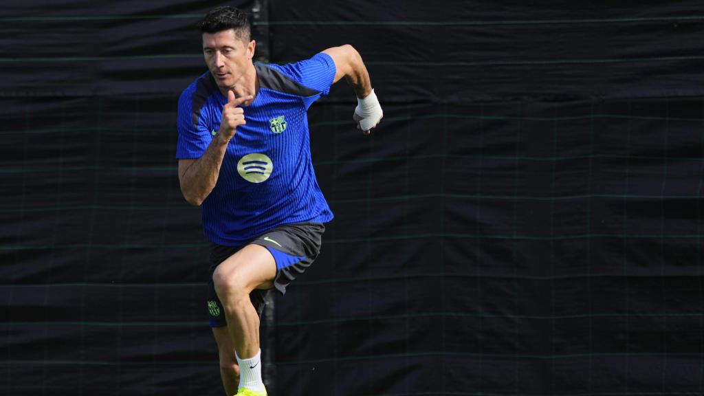Lewandowski, en el entrenamiento del Barça