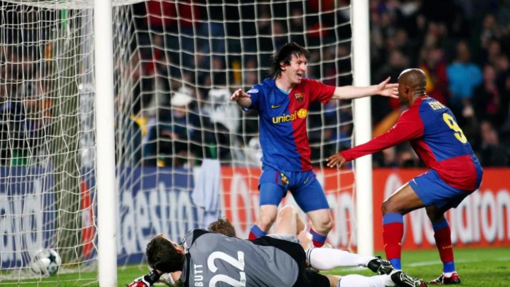 Leo Messi celebra con Samuel Eto'o la victoria del Barça contra el Bayern