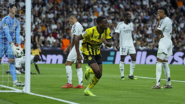 Gittens marca un gol contra el Real Madrid en el Santiago Bernabéu