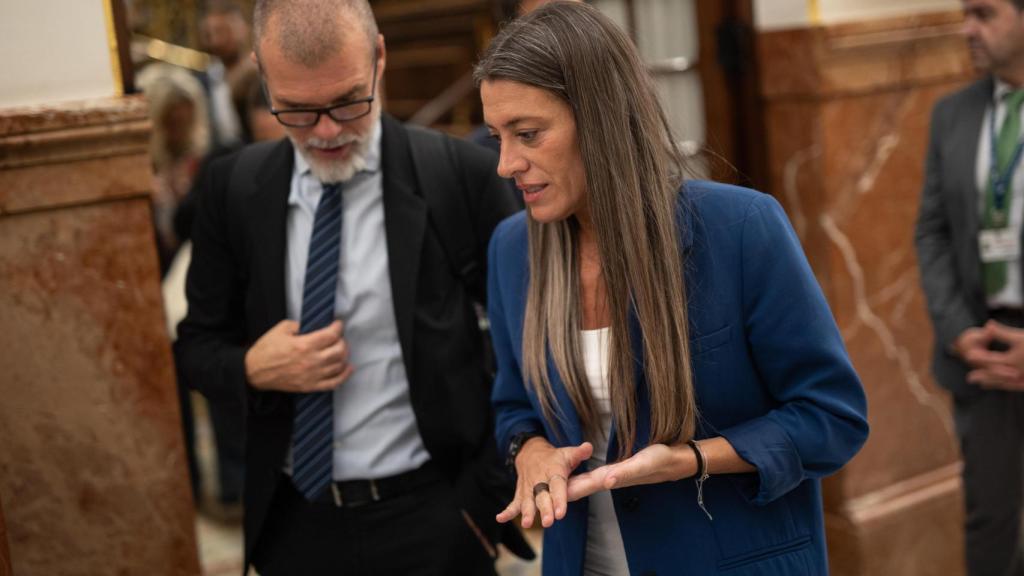 La portavoz de Junts en el Congreso, Miriam Nogueras, a su salida de una sesión plenaria en el Congreso de los Diputados, a 15 de octubre de 2024, en Madrid (España)