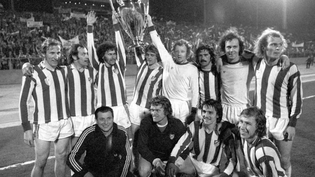 El Bayern celebra la Copa de Europa de 1974