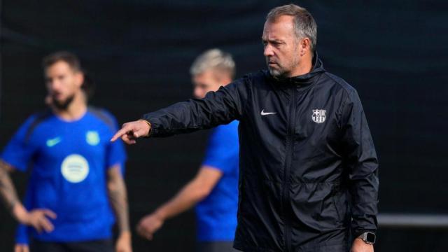 Hansi Flick dirige el entrenamiento previo al Barça-Bayern de Champions League