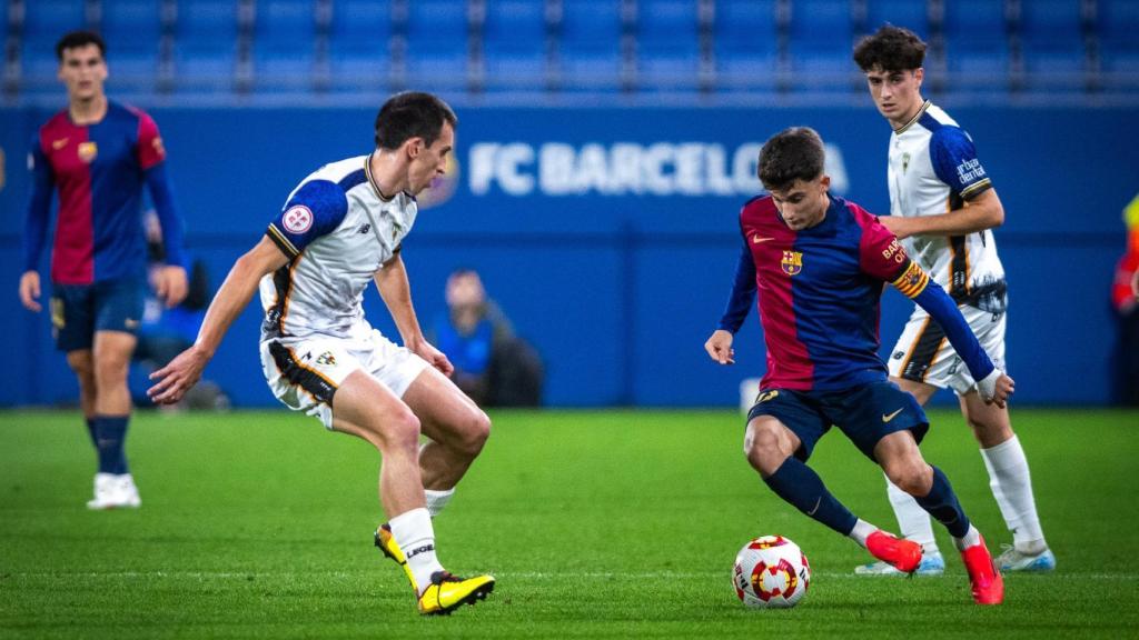 Unai Hernández, durante el partido del Barça B contra el Barakaldo