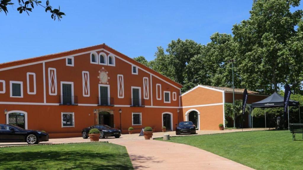 Fachada de la Masia Rosàs