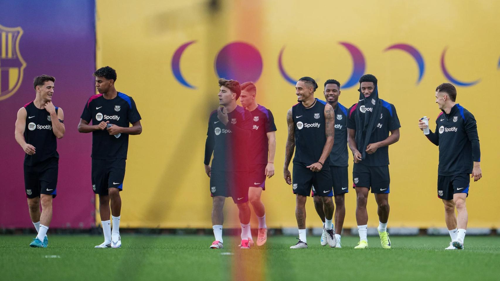 Los jugadores del Barça de Flick, durante un entrenamiento en la Ciutat Esportiva