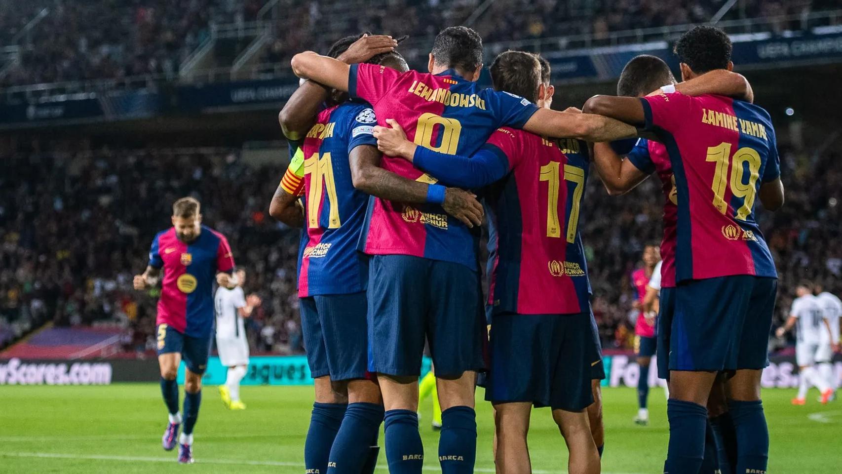 El Barça festeja la victoria contra Young Boys en Montjuïc