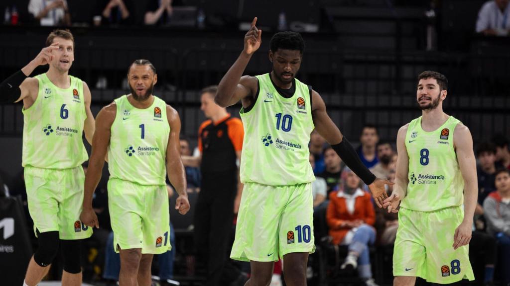 Vesely, Anderson, Metu y Brizuela, del Barça de basket, en Estambul