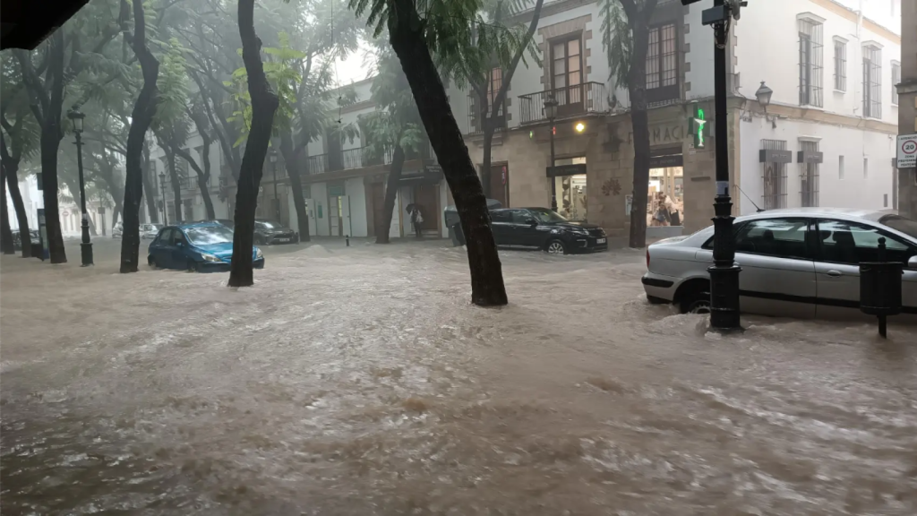 Calles inundadas en el Centro de Jerez