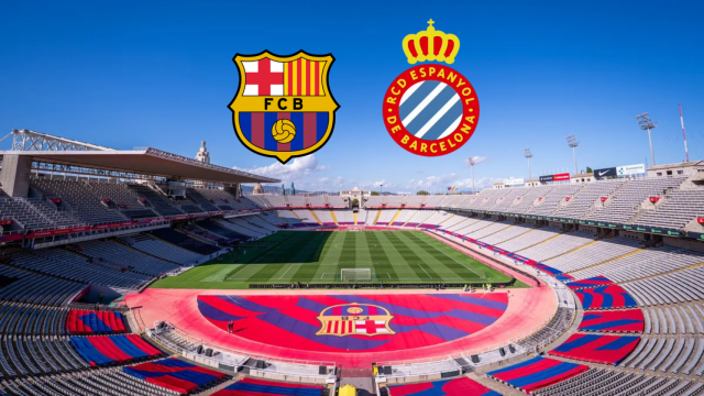 Los escudos del Barça y del Espanyol en el Estadi Olímpic de Montjuïc