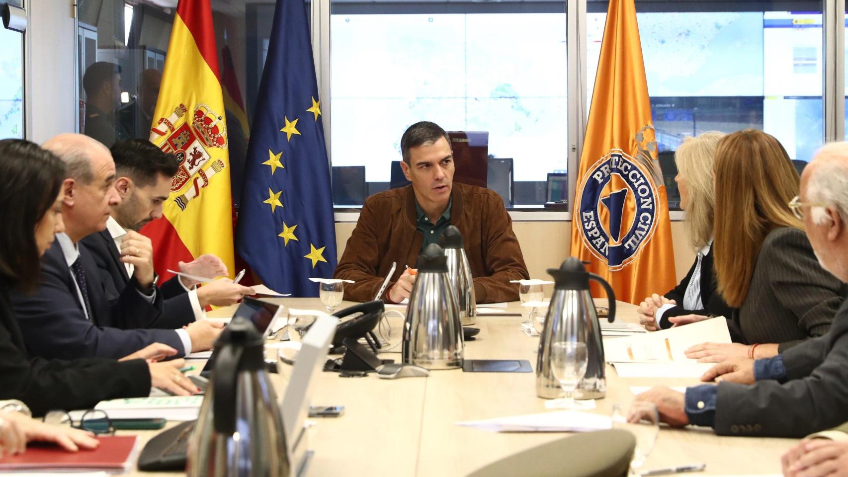 El presidente del Gobierno, Pedro Sánchez, en la sede de la Dirección General de Protección Civil en Madrid