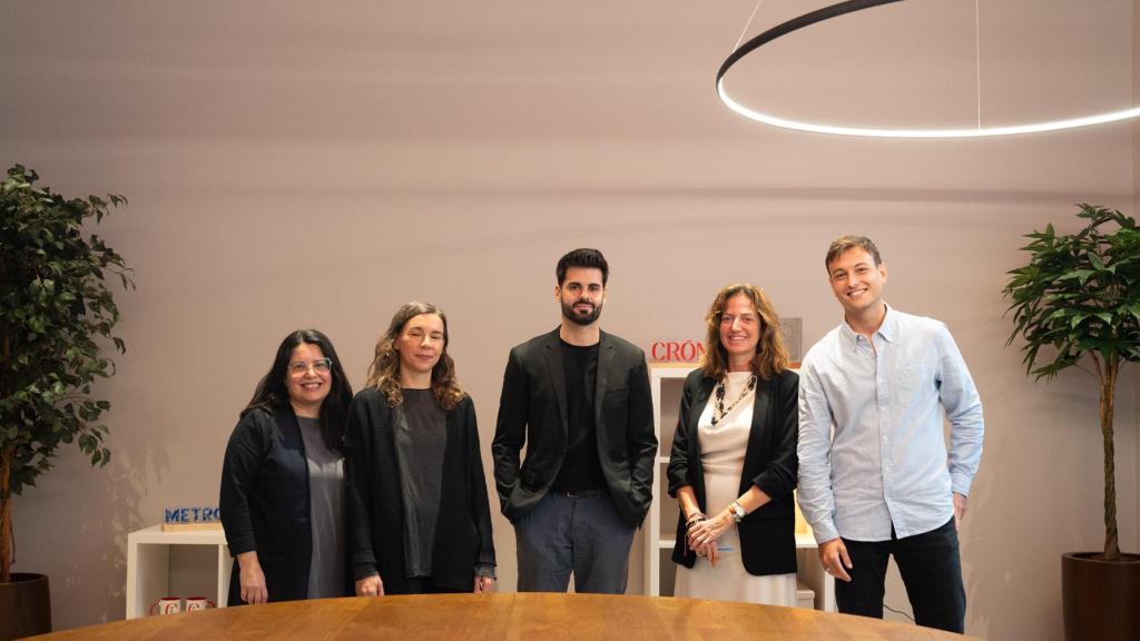 Vanessa Tossulino de Almeida y Anita Cortizas de Azevedo (Amora Libros), David Expósito (Crónica Global), Elibsaet Sauras (MicroBank) y Pau Rosales (Autoocupació)