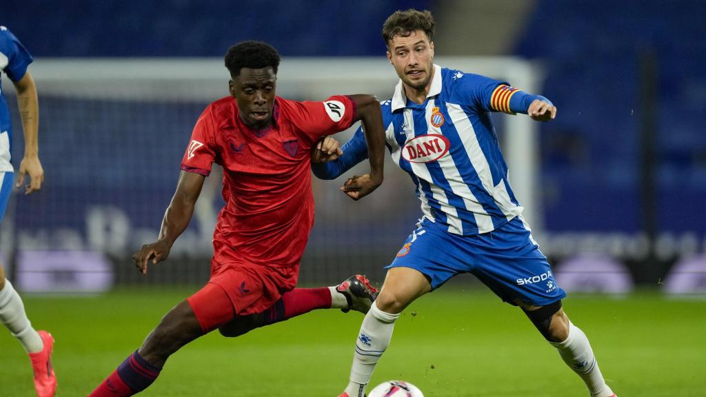 Javi Puado, capitán del RCD Espanyol, en la derrota contra el Sevilla