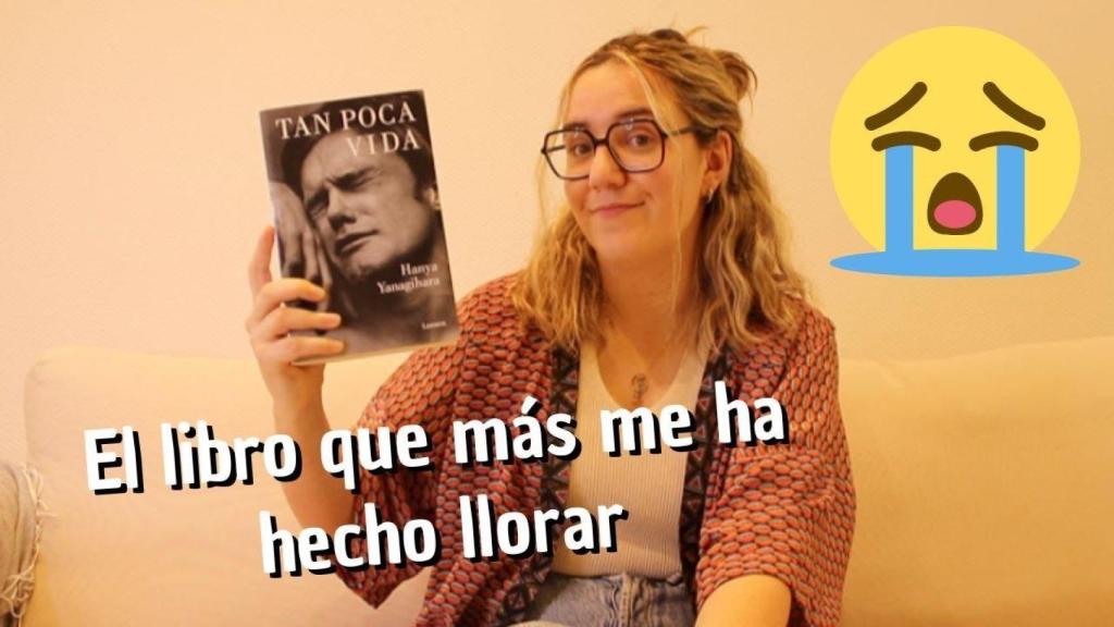 La youtuber Adela Dombu recomienda 'Tan poca vida'