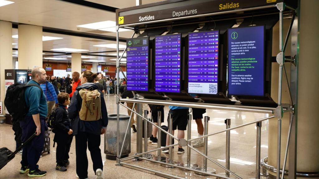 Panel informativo del aeropuerto de El Prat-Barcelona