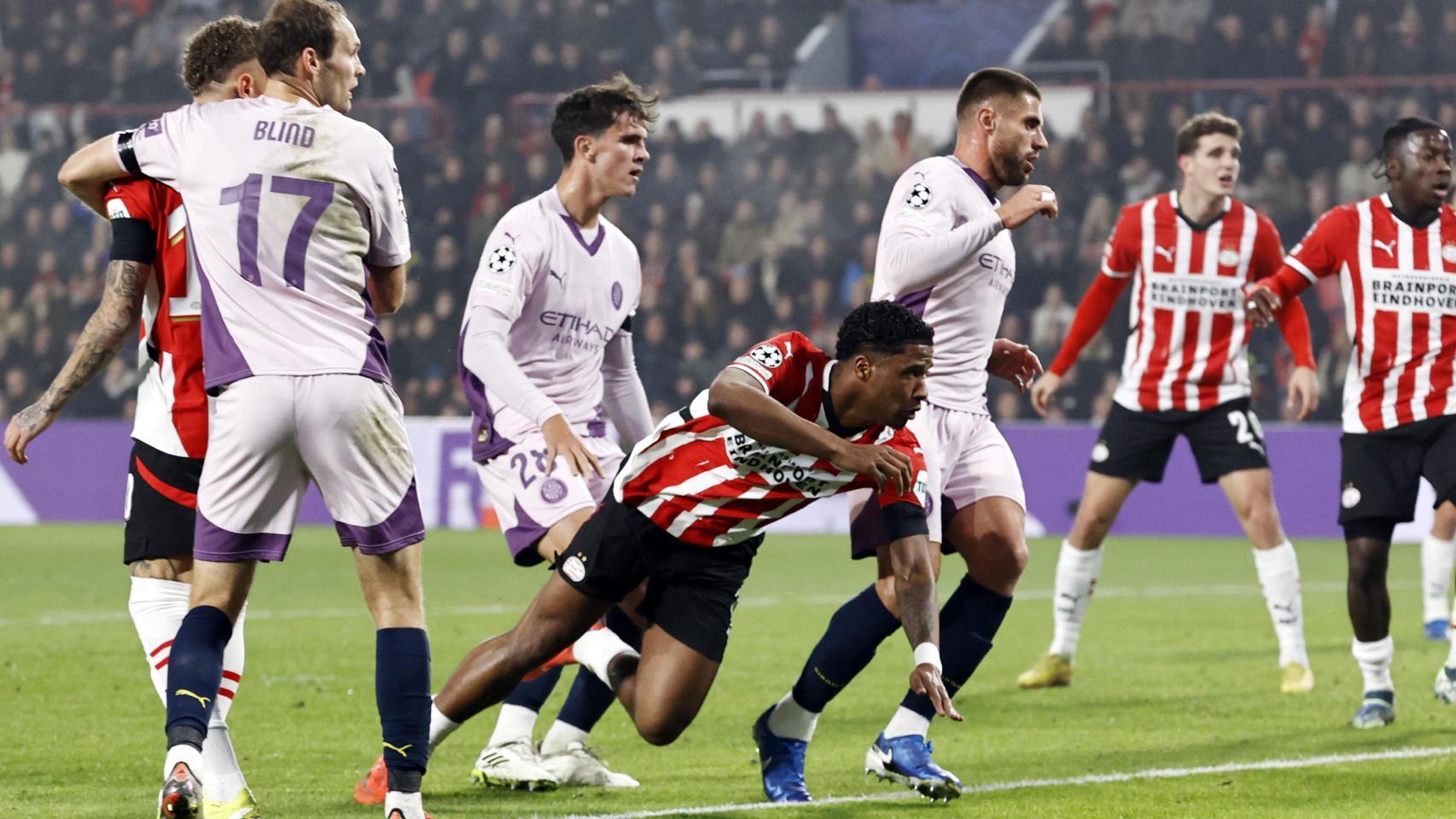 Flamingo marca el primer gol del PSV contra el Girona de Michel