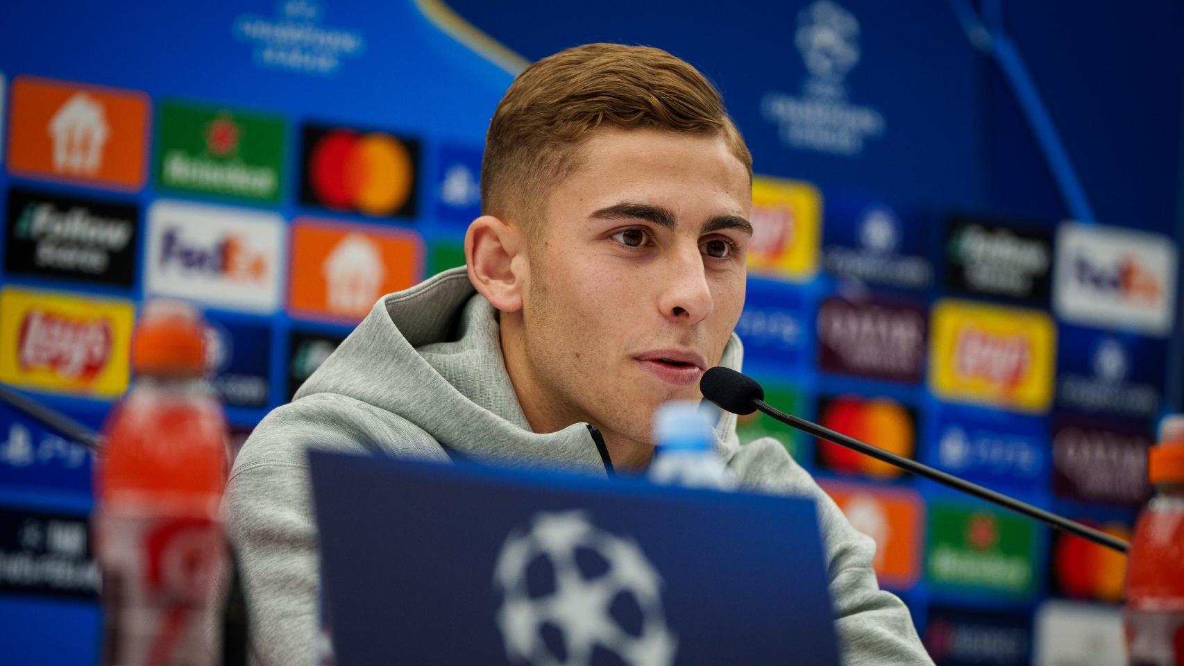 Fermín López, durante la rueda de prensa previa al partido contra el Estrella Roja