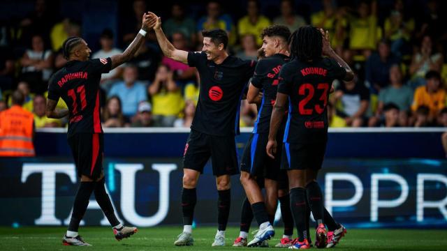 La alegría de los jugadores del Barça tras ganar al Villarreal en la Liga