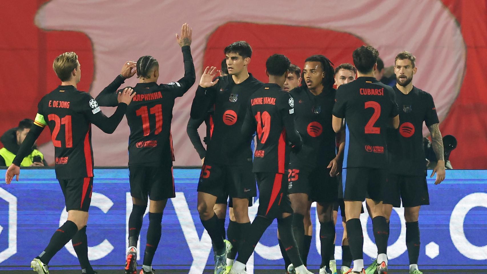 El Barça celebra el gol de Iñigo Martínez en Belgrado