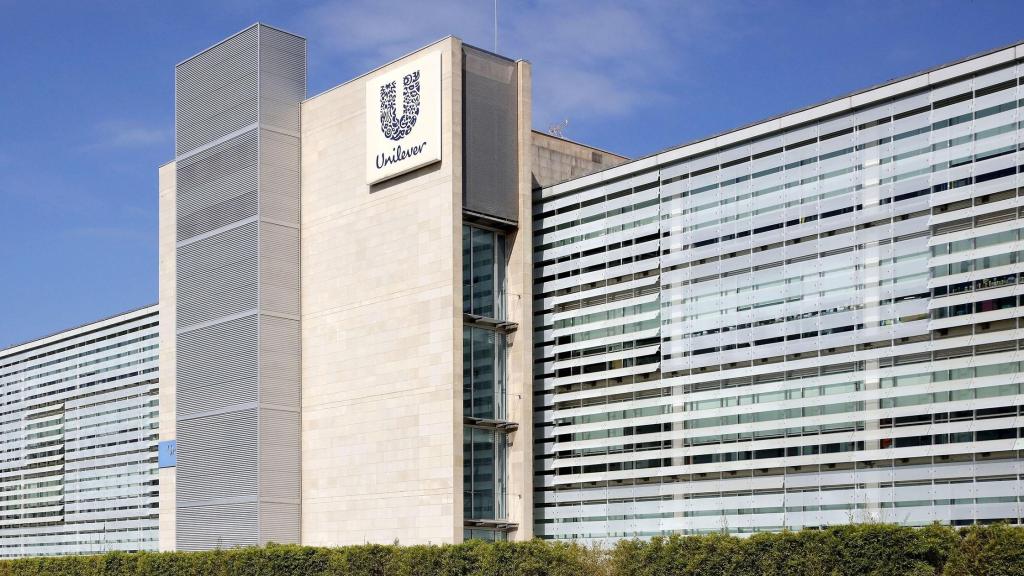 El edificio Dinamarca, que alberga las oficinas de Unilever en Viladecans